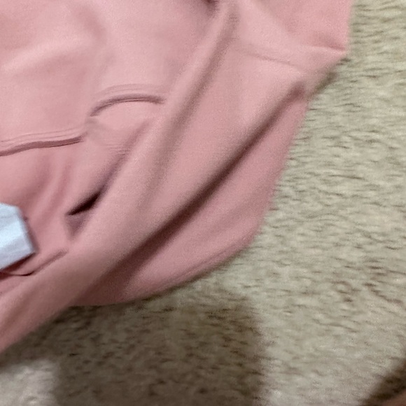 Fabletics Powerhold leggings in PINK - Picture 2 of 4